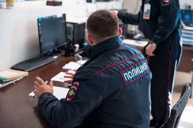 Бросивший ребенка в сугроб в горах Сочи блогер снова объявлен в розыск Илья Аверьянов