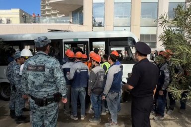 В Сочи после рейда &quotНелегал-2026&quot в полицию доставили 700 иностранцев Пресс-служба ГУ МВД России по Краснодарскому краю
