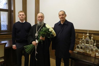Юрий Бурлачко обсудил с митрополитом Кубани Василием поддержку семей и воспитание молодежи Пресс-служба Заксобрания Краснодарского края